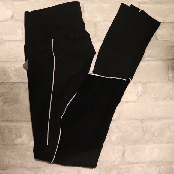 Athletic Bundle — Pink Mesh Hoodie/Black Leggings - Picture 4 of 6